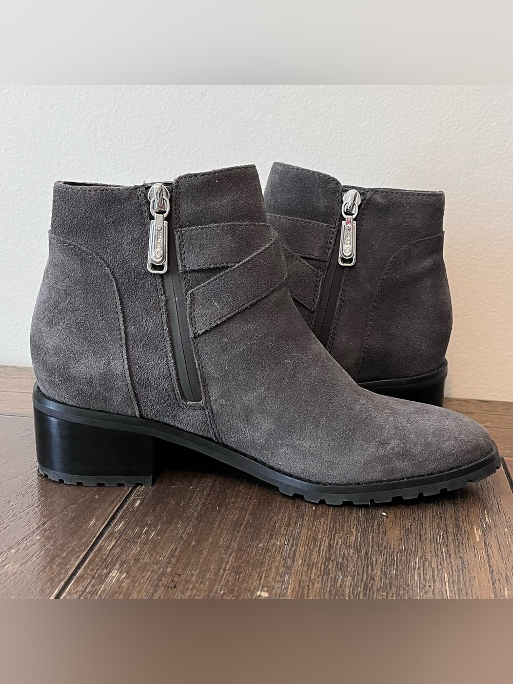Blondo Grey Waterproof Booties Womens size 6 - Picture 5 of 11